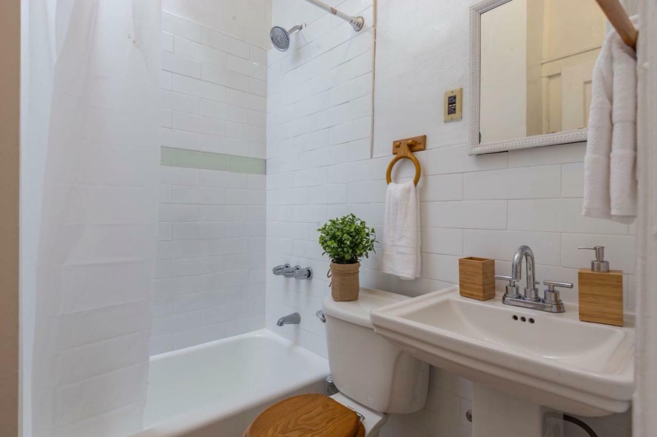 Lavish 3 Bedroom Apt In Williamsburg!! New York Exteriör bild
